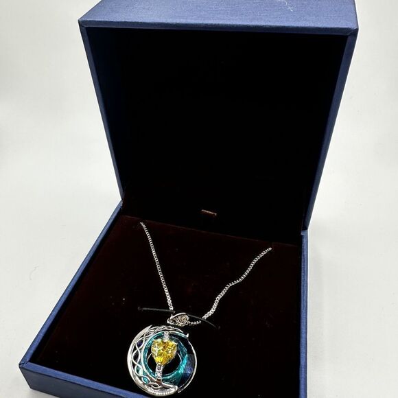 NIB, Redbee 18k GP, white gold over s925, Moon and yellow Heart necklace! - Picture 11 of 13